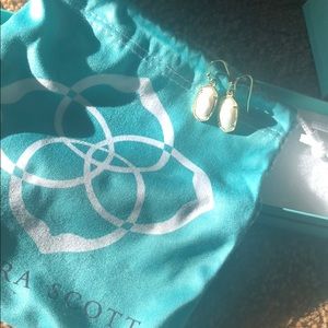 Kendra Scott dangle earrings